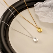 Irregular metal pendant Necklace