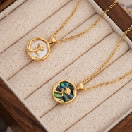 Rose Necklace 18K gold paved with shell